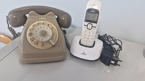 Telefoni vintage due - telefoni,