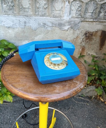Telefono vintage blu - space, age