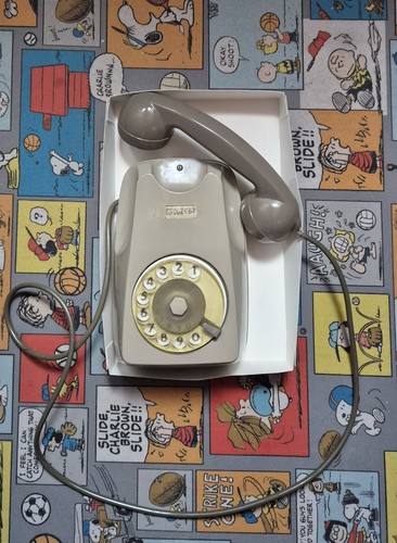 Iconico telefono vintage - iconico,