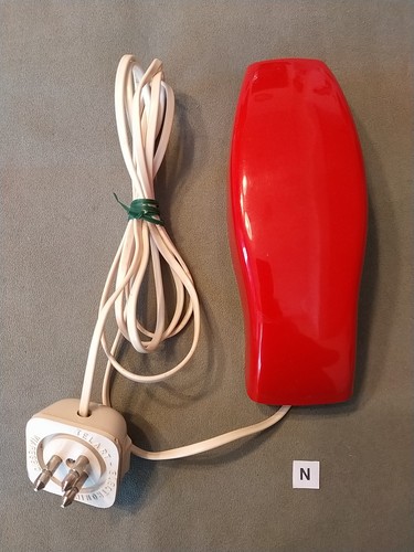 Telefono vintage rosso tasti - vintage, a